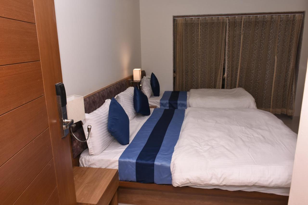 Hotel Golden Palace & Rooms Hālol Exterior photo